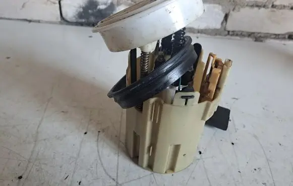 Mercedes-Benz E W211 Fuel injection high pressure pump A2114701694