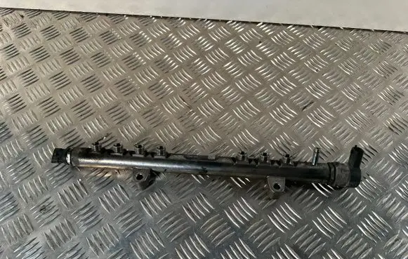 Volvo V60 Fuel main line pipe 30777759