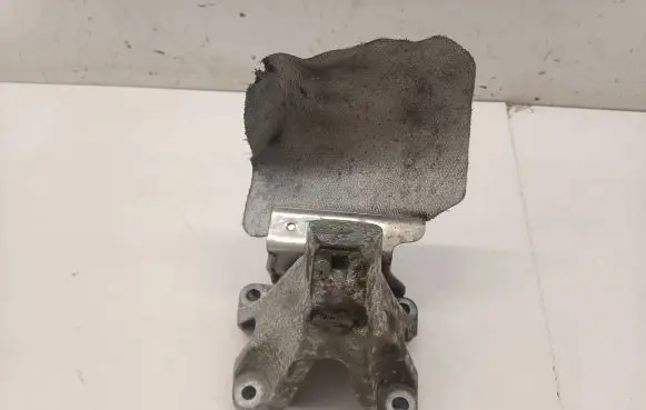 Audi A6 S6 C7 4G Engine mounting bracket