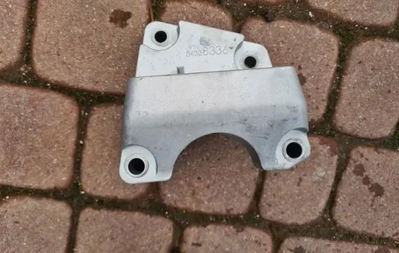 Opel Insignia B Water pump 84328336