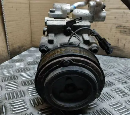 KIA Sorento Air conditioning (A/C) compressor (pump) 977013E350