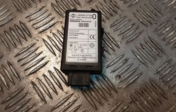 Nissan X-Trail T30 Door central lock control unit/module 285963Y50