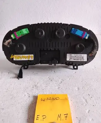 Seat Leon (1M) Speedometer (instrument cluster) 1M0920820A 110080013002