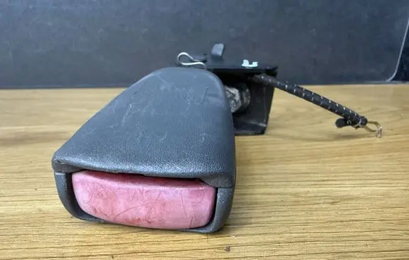 Volvo V70 Rear seatbelt buckle 9191997