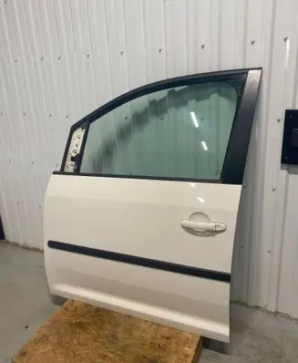 Volkswagen Caddy Front door
