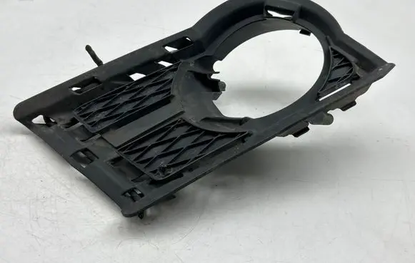 Volkswagen Tiguan Front fog light trim/grill 5N0853666A