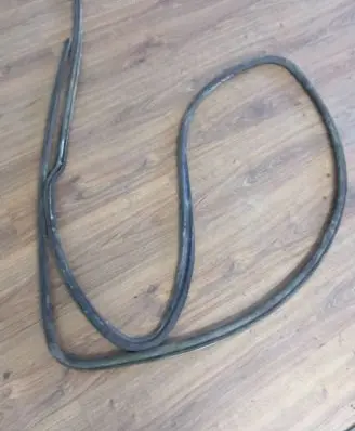 Volkswagen Transporter - Caravelle T4 Rubber seal sliding door (on door) 