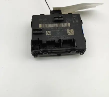 Audi Q3 F3 Door control unit/module 8W1959595D