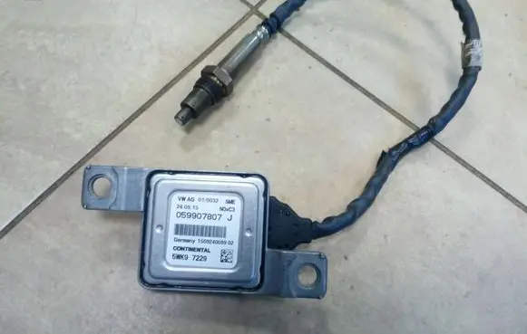 Volkswagen Touareg II Lambda probe sensor 059907807J