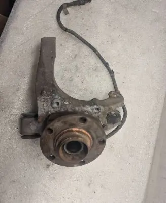 Audi A8 S8 D2 4D Rear wheel hub