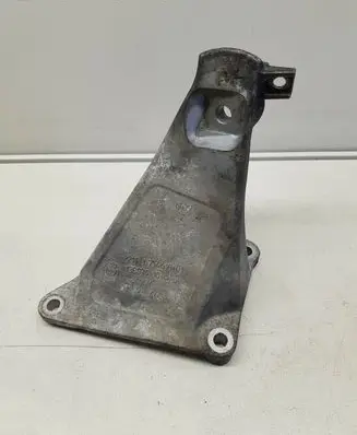 BMW 7 E65 E66 Engine mounting bracket 6754616
