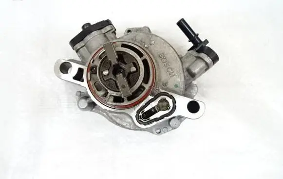 Citroen C5 Aircross Vacuum pump 9804021880
