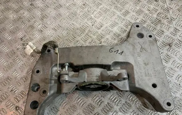 BMW 7 G11 G12 Gearbox mount 6861577