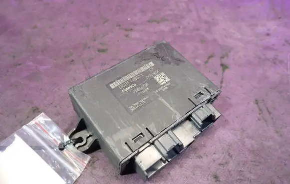 Ford Mondeo MK I Door control unit/module 