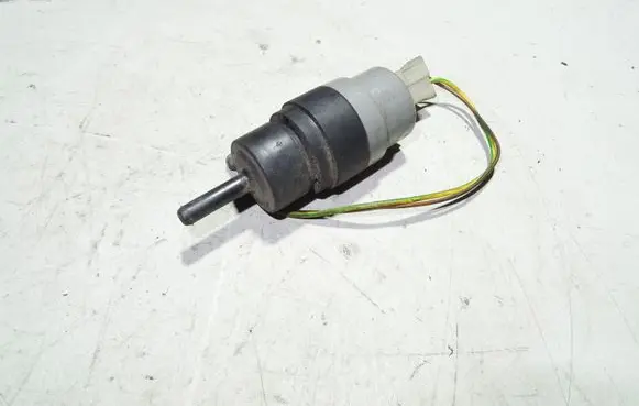 Audi 80 90 S2 B4 Windscreen/windshield washer pump 431955651