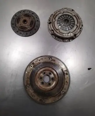 Volkswagen Polo IV 9N3 Clutch set kit 03d141031a 03d141025b