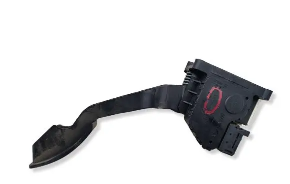 Opel Corsa E Accelerator throttle pedal 13305804