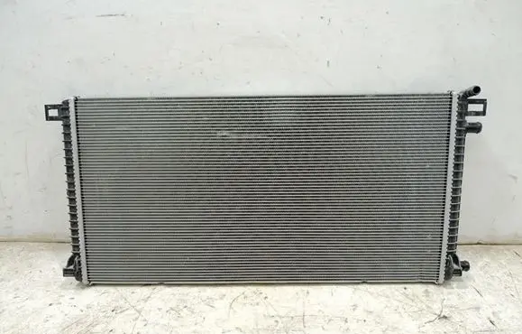 Audi e-tron Coolant radiator 4KE121251B