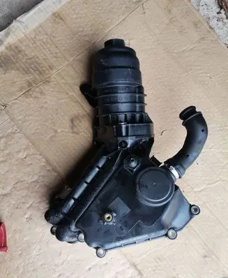 Volvo XC60 Oil filter mounting bracket 30757730