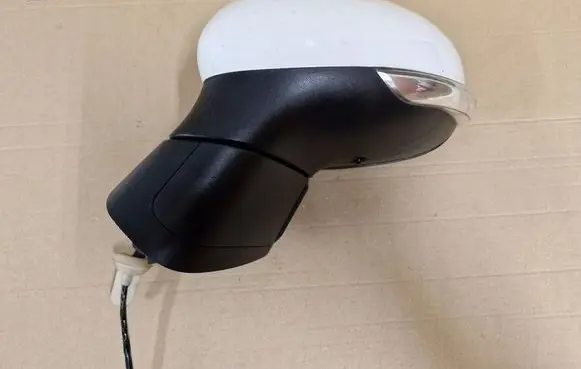 Front door electric wing mirror