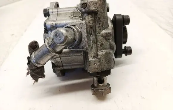 Audi A4 S4 B5 8D Power steering pump 91128