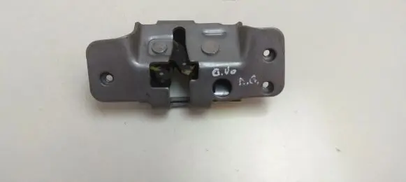 Chrysler Voyager Sliding door lock 020334 M8756
