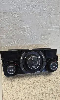 Peugeot RCZ Climate control unit 96718462XT