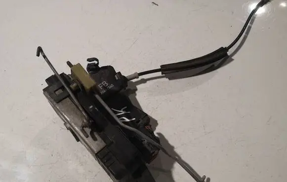 Opel Signum Front door lock 24447340