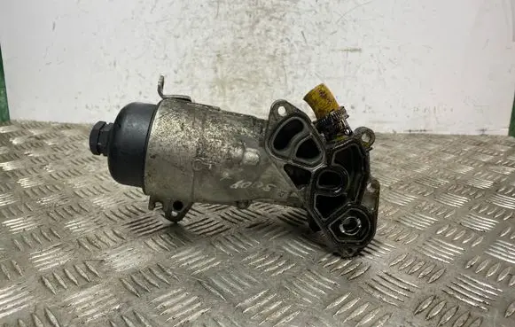 Peugeot 3008 I Oil filter mounting bracket