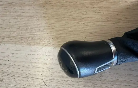 Volkswagen Polo VI Gear shift rod 