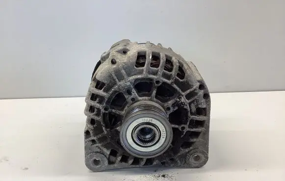 Opel Vivaro Generator/alternator 401745652