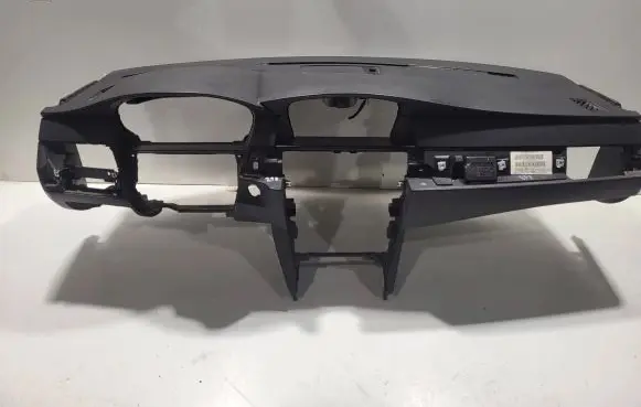 BMW 5 E60 E61 Dashboard 7138510 52758211 7139510
