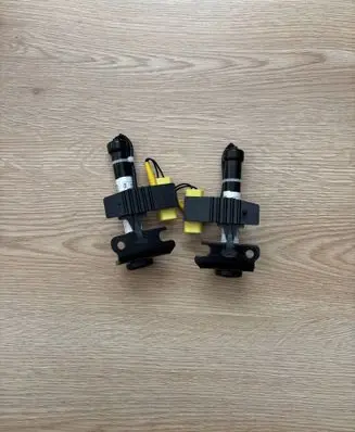 BMW 5 G30 G31 G38 Bonnet Pedestrian Airbag Actuator 7435797 7435798