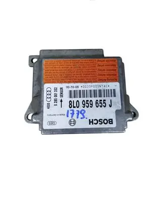 Audi A3 S3 8L Airbag control unit/module 8L0959655J 0285001352