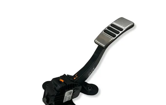 Ford Mustang VI Accelerator throttle pedal CR339F836AB