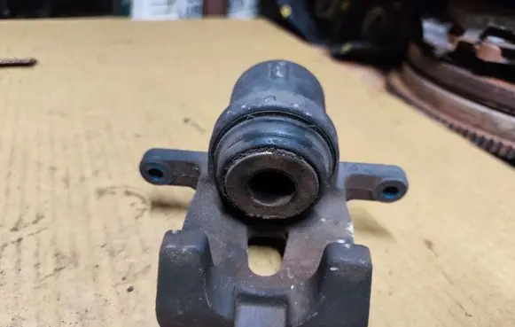 Chrysler 300 - 300C Rear brake caliper