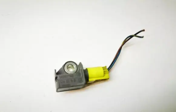 Mercedes-Benz C W204 Airbag deployment crash/impact sensor A2048201985 04896011AB