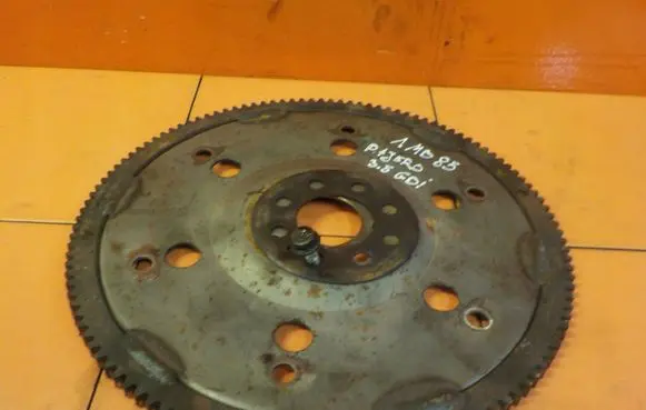 Mitsubishi Pajero Flywheel 1MB85