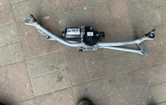 Land Rover Range Rover Velar Front wiper linkage and motor 2228204802