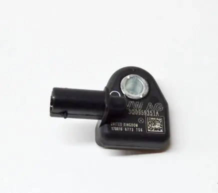 Volkswagen PASSAT B8 Airbag deployment crash/impact sensor 3Q0959351A