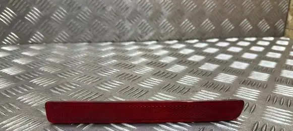 Land Rover Discovery 4 - LR4 Rear tail light reflector XFF500020 TR109RH