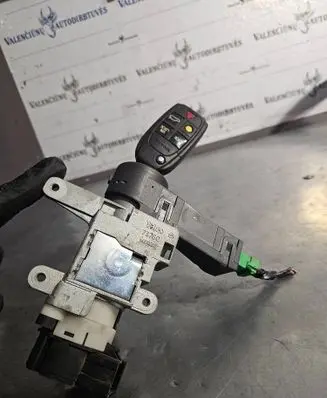 Volvo V70 Ignition lock 8626324