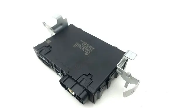Nissan Qashqai J12 Gateway control module 284Z06UA1E