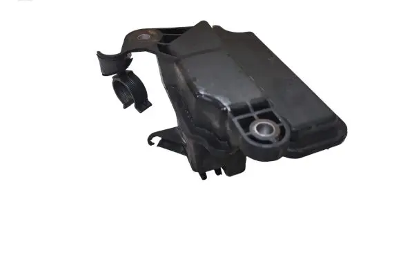 Vacuum air tank