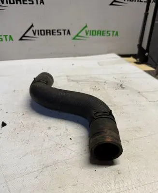 Coolant pipe/hose