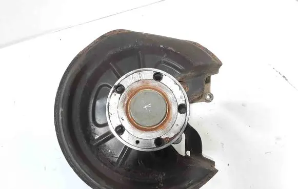 Volkswagen Golf VI Rear wheel hub