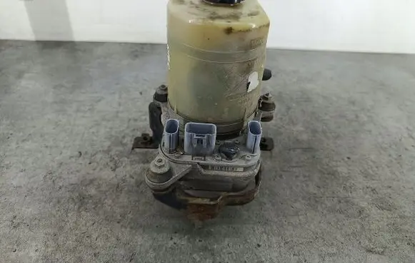 Ford Focus Power steering pump 
