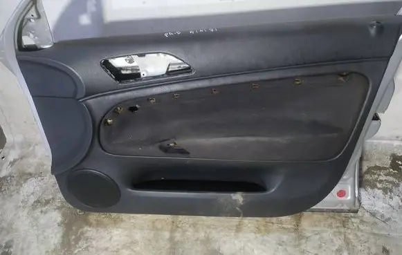 Skoda Superb B5 (3U) Front door card panel trim