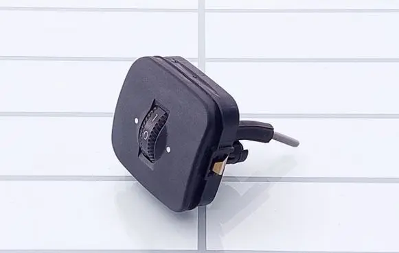 Mercedes-Benz S W220 Seat heating switch 2208000878A