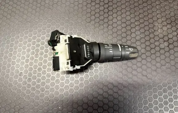 Nissan X-Trail T31 Indicator stalk 7504sd